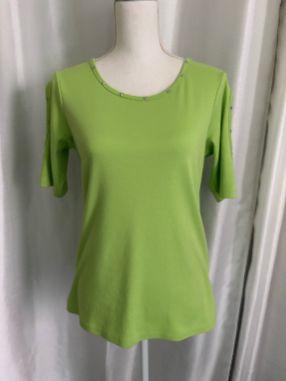 Quacker Factory Lime Green Open sleeve bling Top